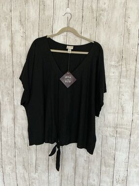 Ava & Viv Black V-Neck Tie-Front Tunic